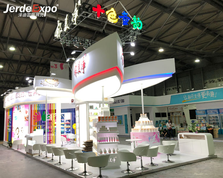 對于中小型展商什么樣的材質比較適合展位建設？